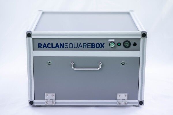Techno-Physik Raclan Square Box - Ladebox mit integriertem Kühlsystem für Lithium-Ionen-Akkus